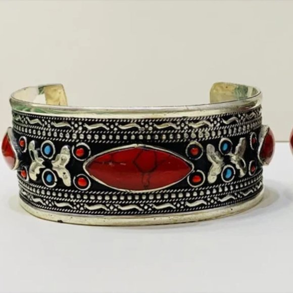 Single Kuchi Tribal Cuff Bracelet: Red Stone Boho Jewelry - Picture 9 of 12